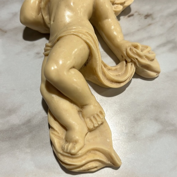 Cherub Angel Resin Wall Hanging Made In England - Picture 3 of 6
